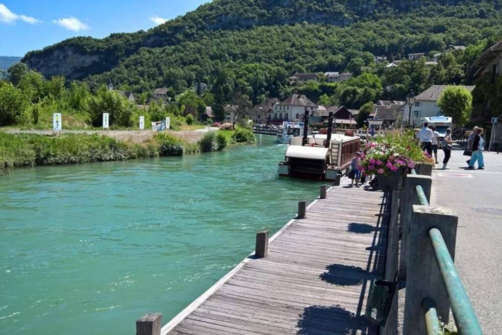 Le Portougais, Chalet A Chanaz, La Petite Venise Savoyarde Exteriér fotografie