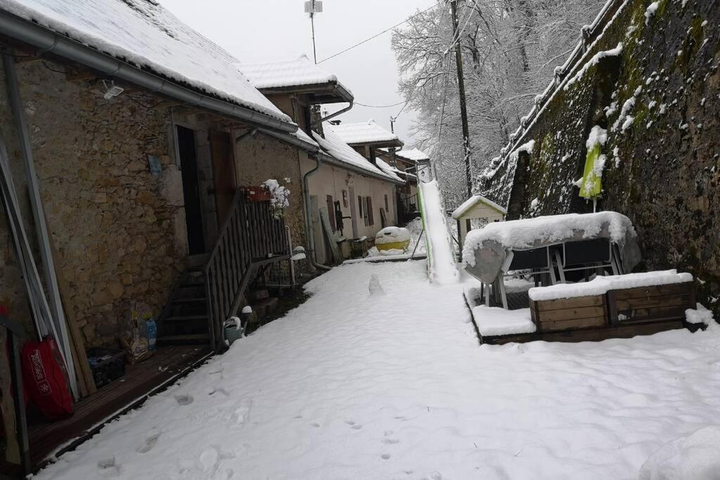 Le Portougais, Chalet A Chanaz, La Petite Venise Savoyarde Exteriér fotografie